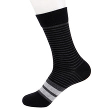EUR40-45 men fashion colorful stripes long cotton socks male autumn winter patterns socks 5pairs/lot
